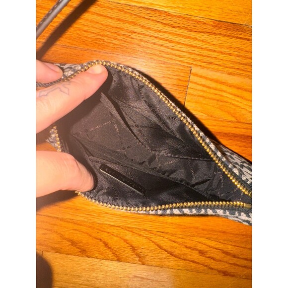 Michael Kors Shoulder Bag in Monogram - Picture 4 of 4